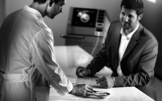 Distributor explaining Hybrid APC function.